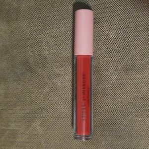 Loreal smoke & mirrors liquid Lipstick new never used red